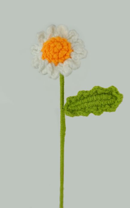 Knitted Daisy Stem 32cm